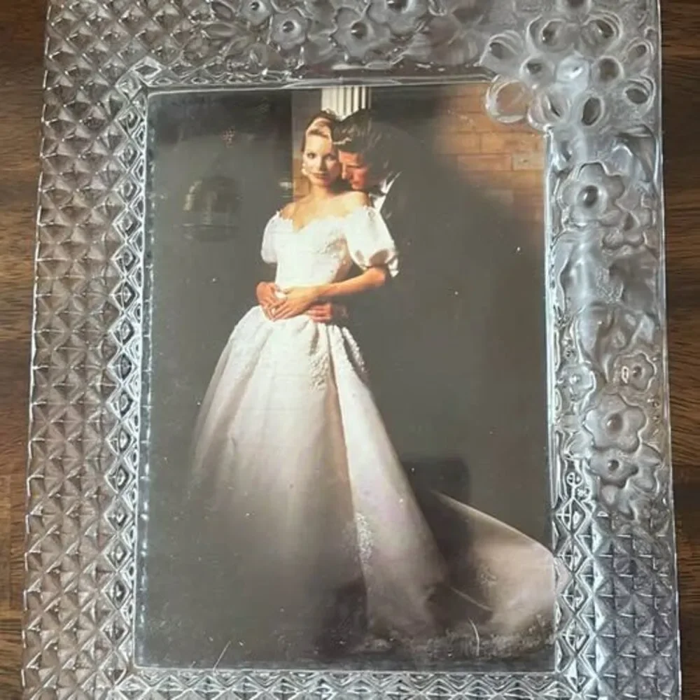 Floral Diamond Cut Glass Picture Frame